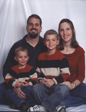 2005-11familyportraitsfamilypic.jpg